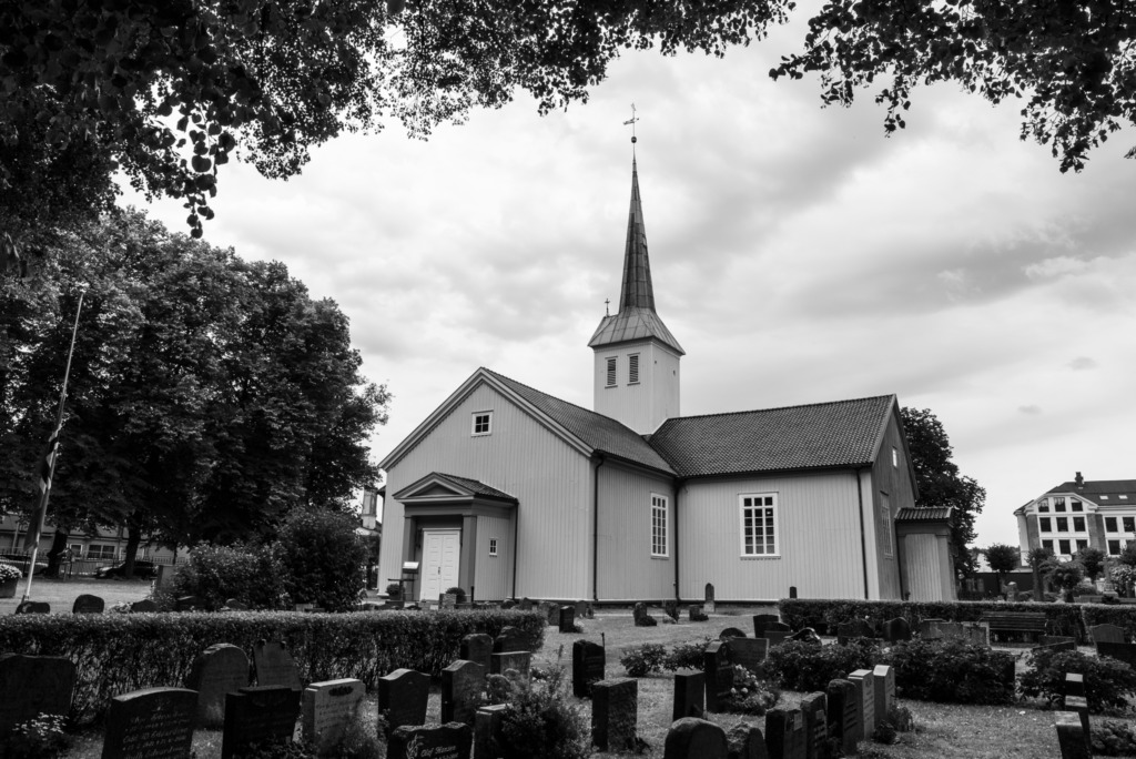 illustrasjon strømsø kirke gatelangs